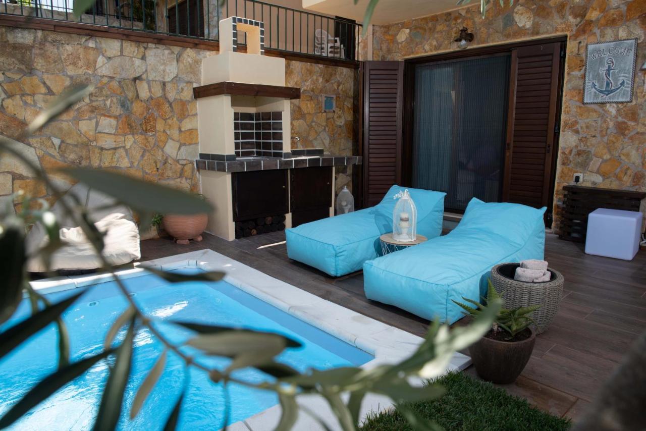 Dandy Villas Nea Roda - Melodic Waves - Private - Pool - Parking - Cellar Exterior photo