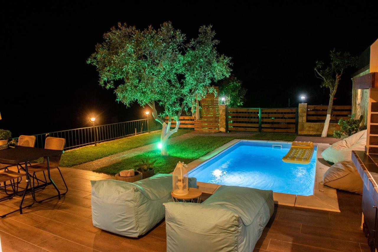 Dandy Villas Nea Roda - Melodic Waves - Private - Pool - Parking - Cellar Exterior photo