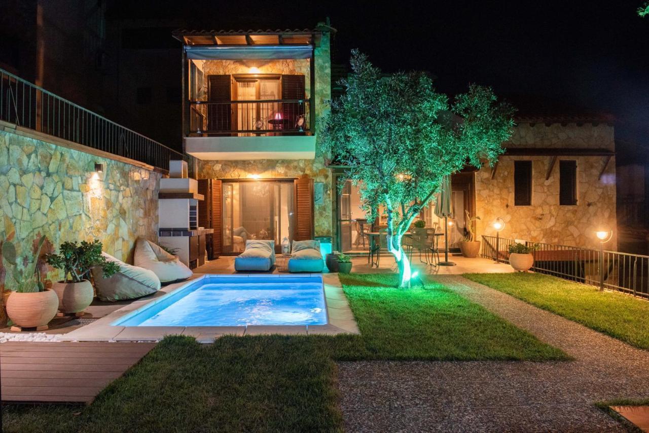 Dandy Villas Nea Roda - Melodic Waves - Private - Pool - Parking - Cellar Exterior photo