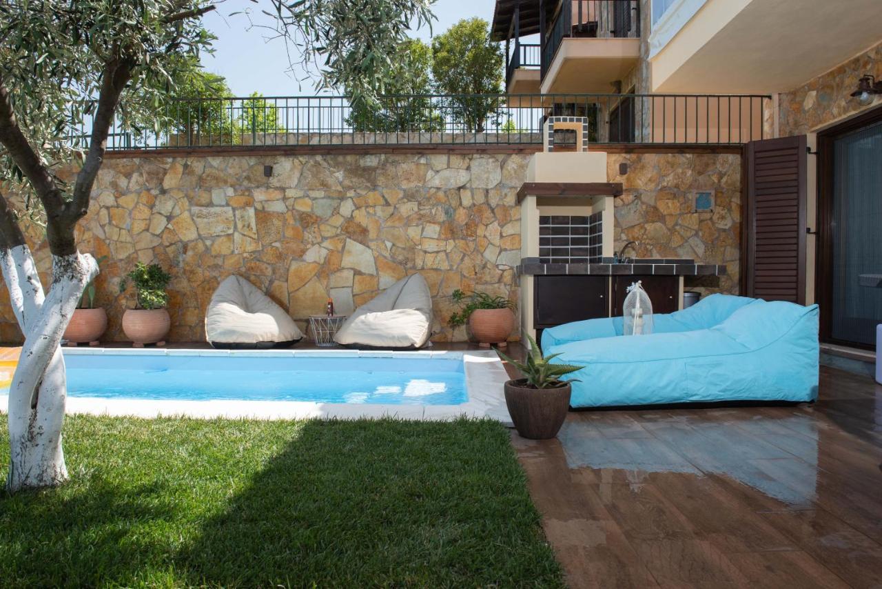Dandy Villas Nea Roda - Melodic Waves - Private - Pool - Parking - Cellar Exterior photo
