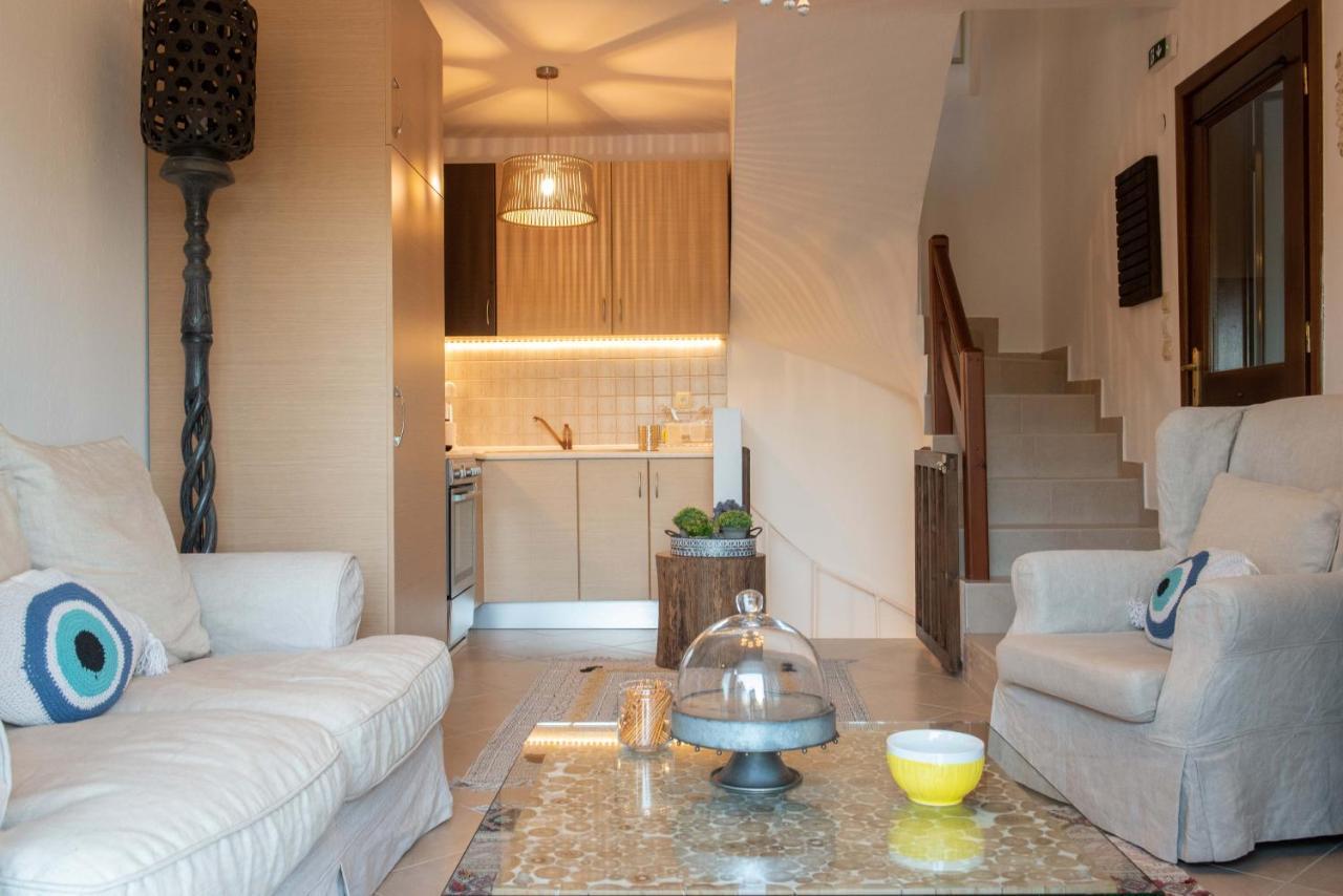 Dandy Villas Nea Roda - Melodic Waves - Private - Pool - Parking - Cellar Exterior photo